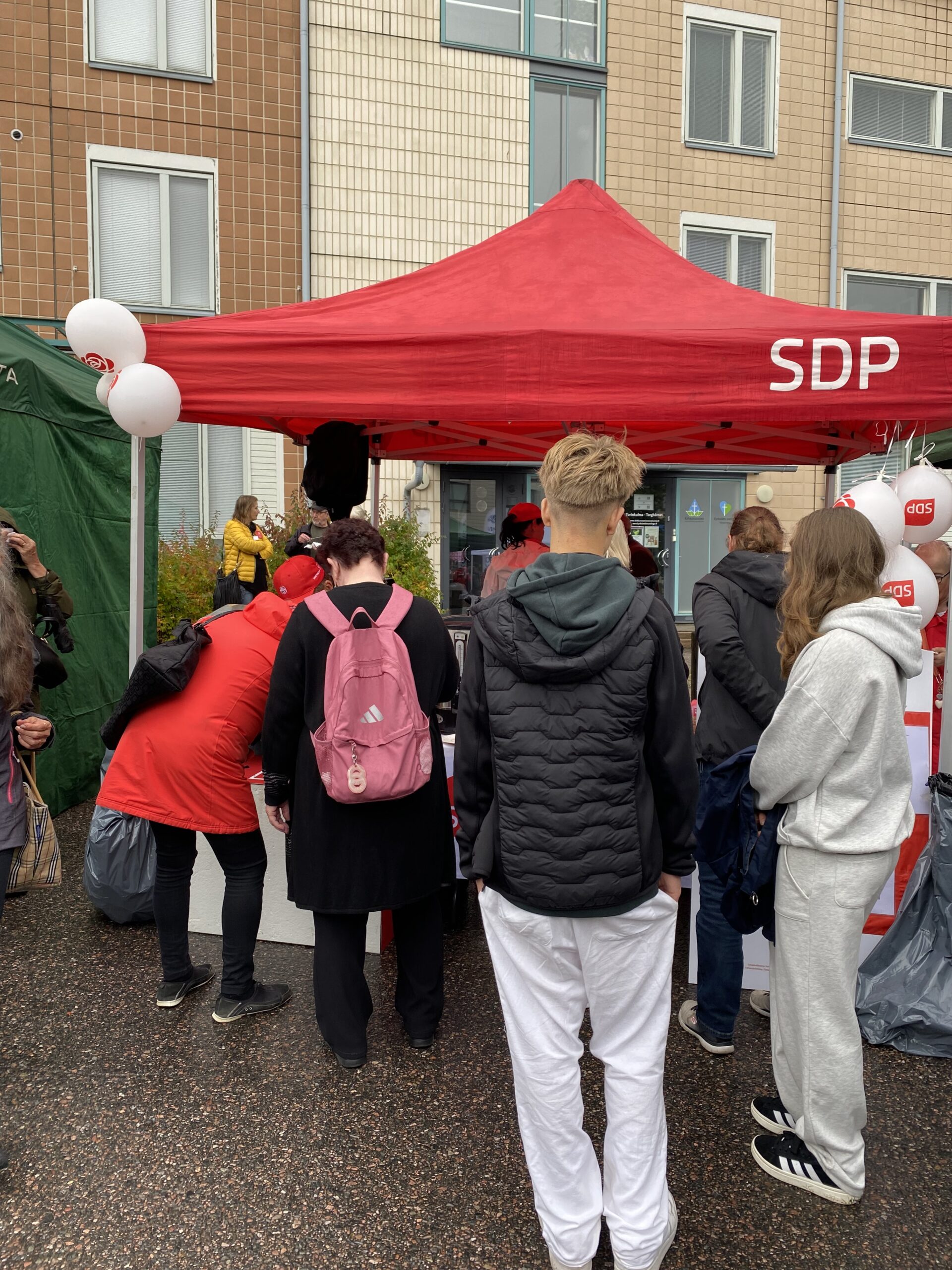 Tule tapaamaan ja keskustelemaan demareiden kanssa Kirkkonummi-päivien järjestötorille 29.8. klo 10-14